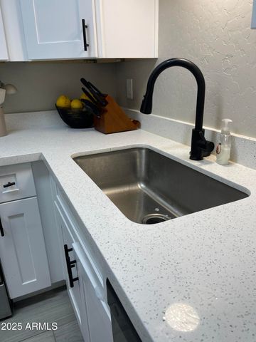 4901 S CALLE LOS CERROS Drive 206, Tempe, AZ 85282