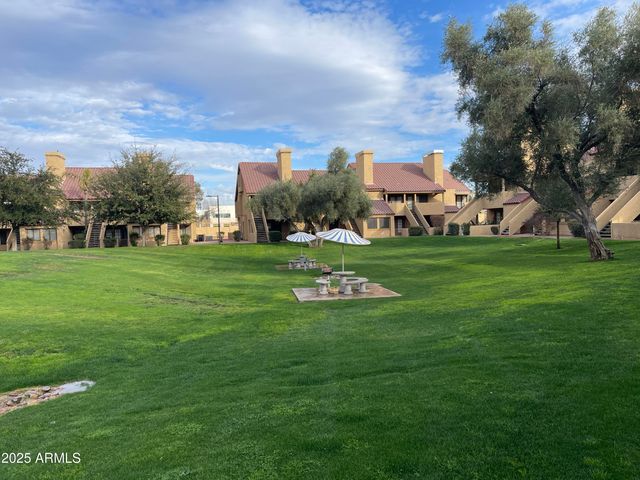 4901 S CALLE LOS CERROS Drive 206, Tempe, AZ 85282