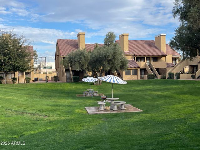 4901 S CALLE LOS CERROS Drive 206, Tempe, AZ 85282