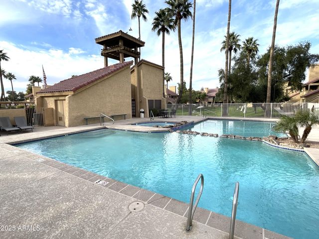 4901 S CALLE LOS CERROS Drive 206, Tempe, AZ 85282