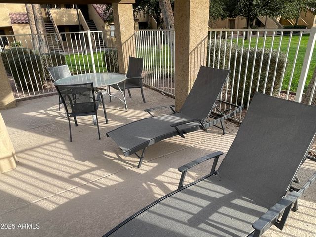 4901 S CALLE LOS CERROS Drive 206, Tempe, AZ 85282