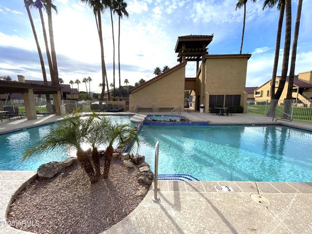 4901 S CALLE LOS CERROS Drive 206, Tempe, AZ 85282