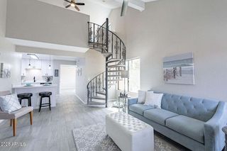 4901 S CALLE LOS CERROS Drive 206, Tempe, AZ 85282