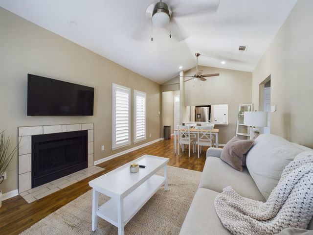 711 W 21st ST 304, Austin, TX 78705