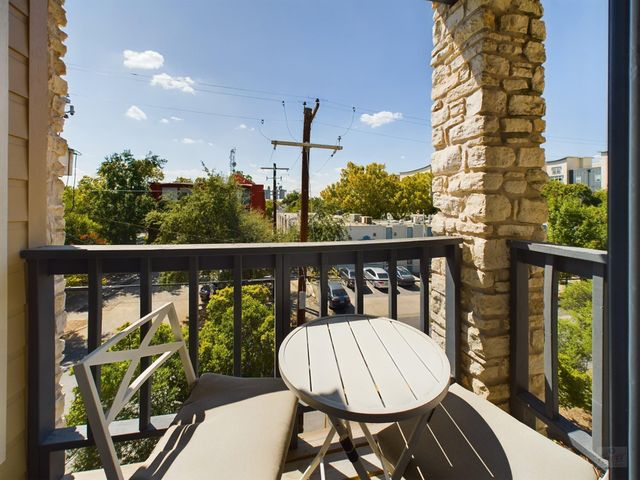 711 W 21st ST 304, Austin, TX 78705