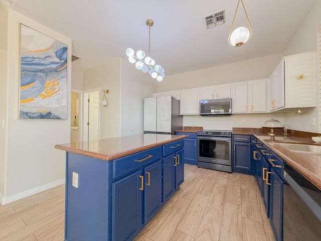 14385 W Verde Lane, Goodyear, AZ 85395
