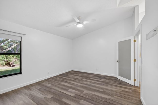 703 Saint Giles Court, Palm Beach Gardens, FL 33418