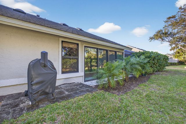 703 Saint Giles Court, Palm Beach Gardens, FL 33418