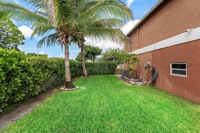 139 ROYAL PINE Circle S, Royal Palm Beach, FL 33411
