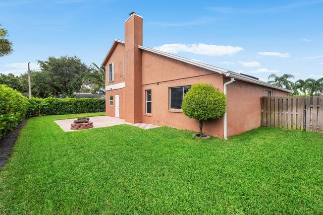 139 ROYAL PINE Circle S, Royal Palm Beach, FL 33411
