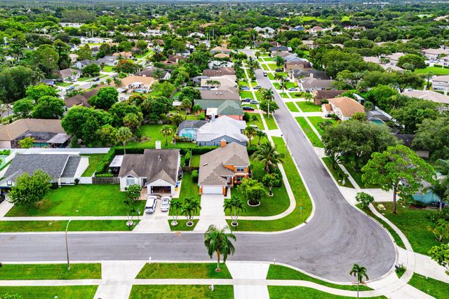 139 ROYAL PINE Circle S, Royal Palm Beach, FL 33411