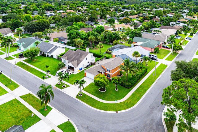 139 ROYAL PINE Circle S, Royal Palm Beach, FL 33411