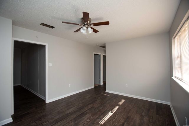 6505 Farmstead Road, North Little Rock, AR 72117