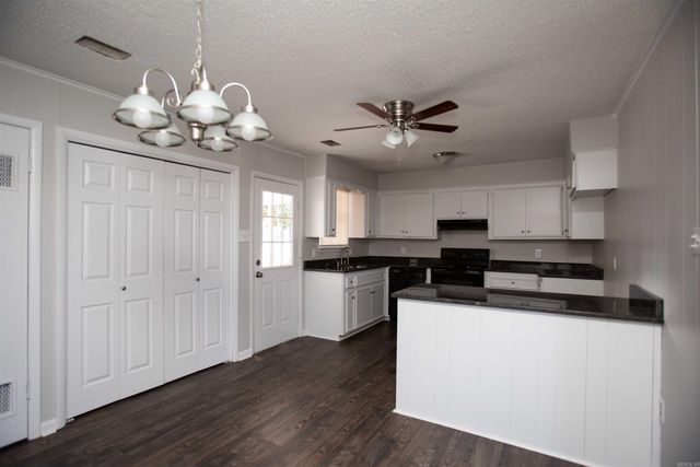 6505 Farmstead Road, North Little Rock, AR 72117