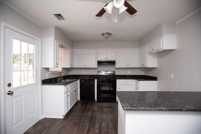 6505 Farmstead Road, North Little Rock, AR 72117