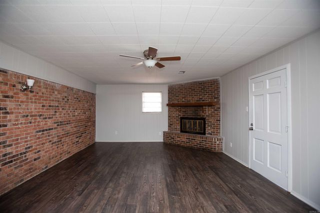 6505 Farmstead Road, North Little Rock, AR 72117