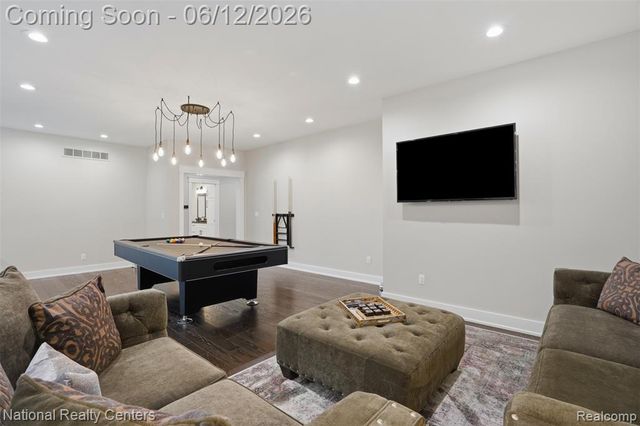2853 7 Mile Road, South Lyon, MI 48178