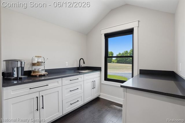 2853 7 Mile Road, South Lyon, MI 48178