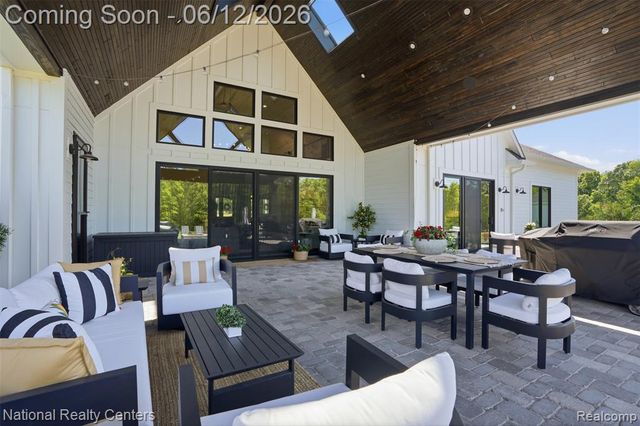 2853 7 Mile Road, South Lyon, MI 48178