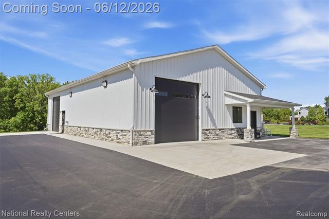 2853 7 Mile Road, South Lyon, MI 48178