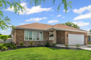 19725 S Schoolhouse Road, Mokena, IL 60448