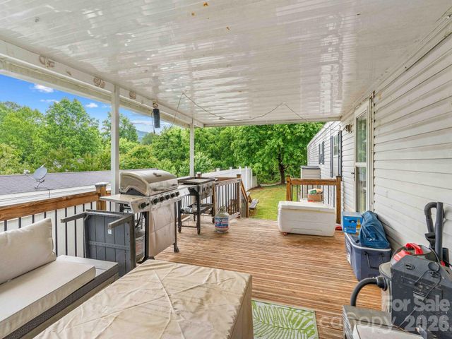 15 spring Street, Candler, NC 28715