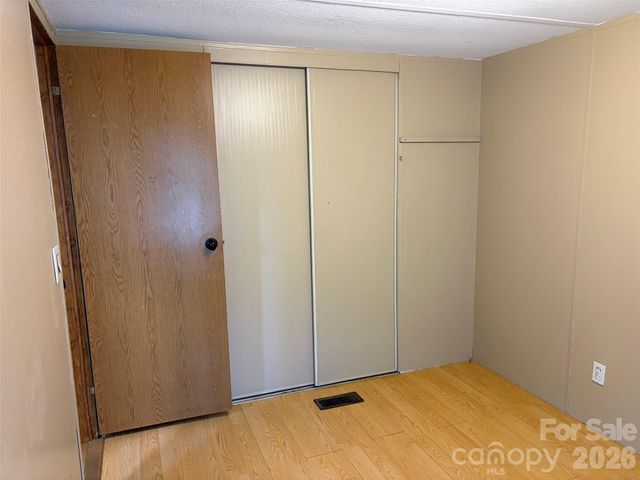 15 spring Street, Candler, NC 28715