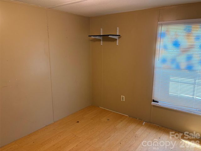 15 spring Street, Candler, NC 28715