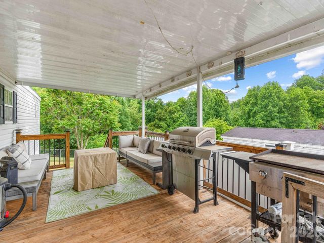 15 spring Street, Candler, NC 28715