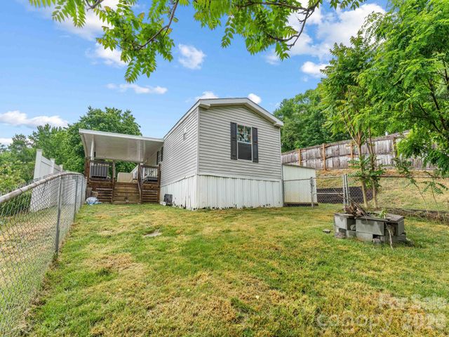 15 spring Street, Candler, NC 28715
