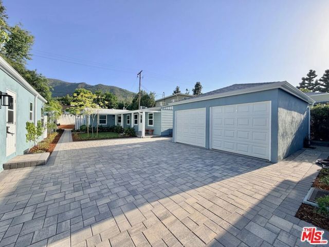 2924 W Riverside Drive, Burbank, CA 91505