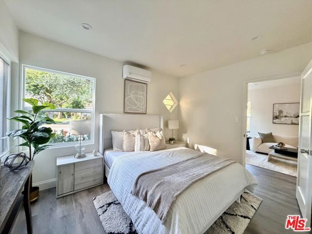 2924 W Riverside Drive, Burbank, CA 91505
