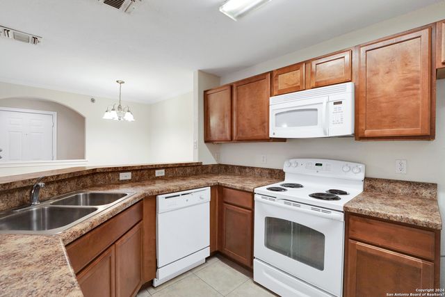 7323 Snowden Rd Apt 3306, San Antonio, TX 78240