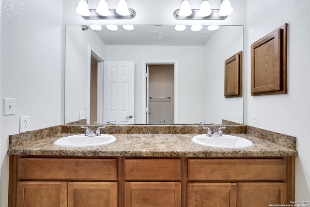 7323 Snowden Rd Apt 3306, San Antonio, TX 78240