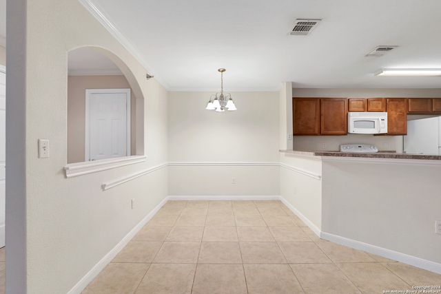 7323 Snowden Rd Apt 3306, San Antonio, TX 78240