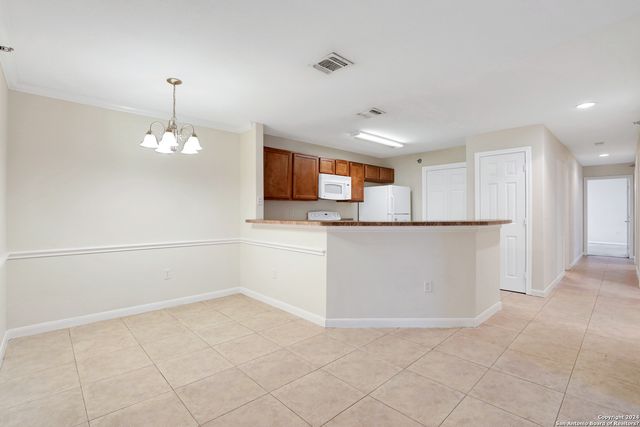 7323 Snowden Rd Apt 3306, San Antonio, TX 78240