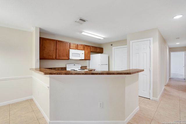 7323 Snowden Rd Apt 3306, San Antonio, TX 78240