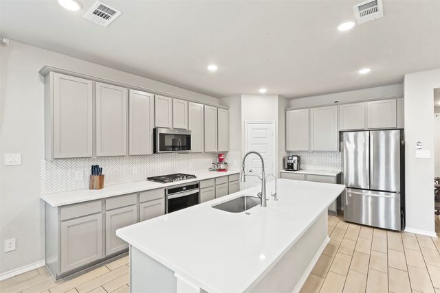 2100 Proteus Drive, Haslet, TX 76052