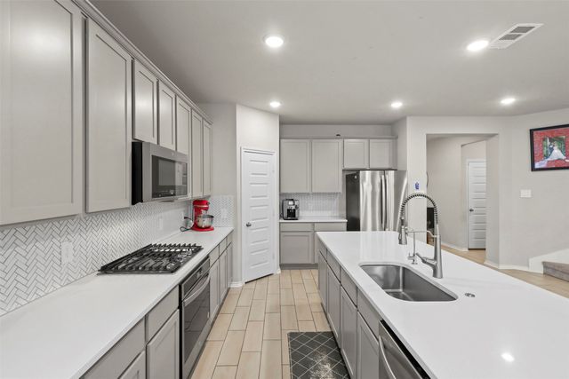 2100 Proteus Drive, Haslet, TX 76052