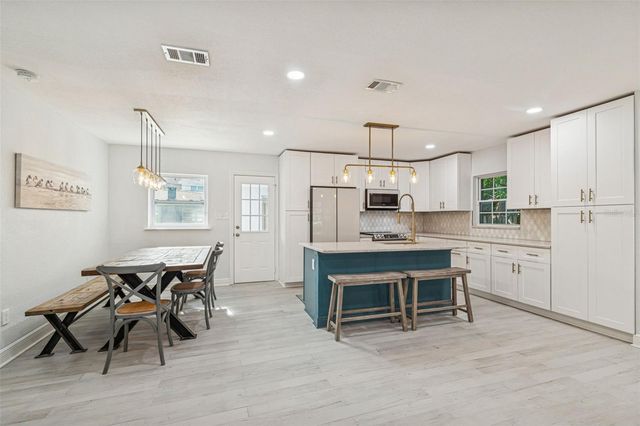 120 19TH AVENUE N, St Petersburg, FL 33704