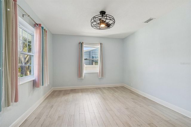 120 19TH AVENUE N, St Petersburg, FL 33704