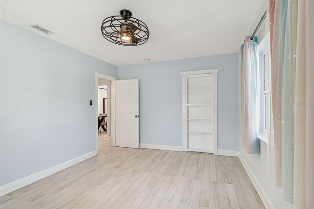 120 19TH AVENUE N, St Petersburg, FL 33704