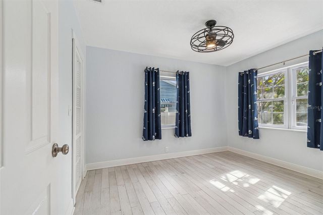 120 19TH AVENUE N, St Petersburg, FL 33704