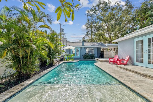 120 19TH AVENUE N, St Petersburg, FL 33704