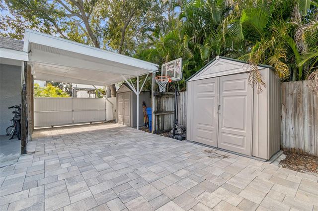 120 19TH AVENUE N, St Petersburg, FL 33704