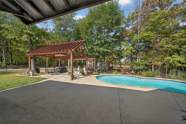 24130 Stallion Park Place, Lindale, TX 75771