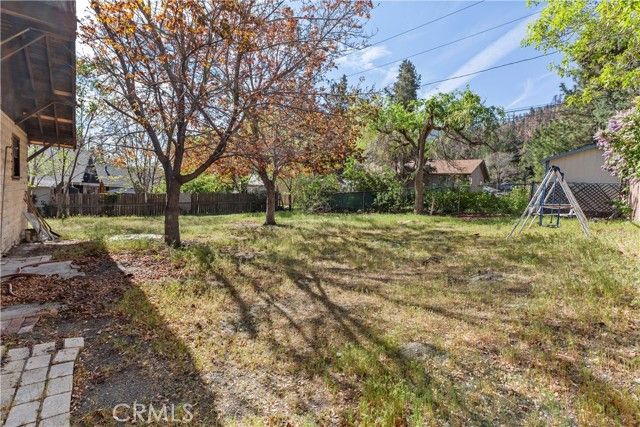799 Mountain View, Wrightwood, CA 92397