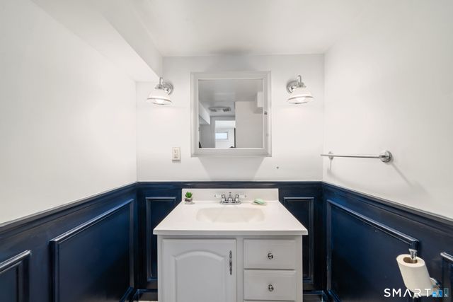 121 Ravencrest Drive, Stratford, CT 06614