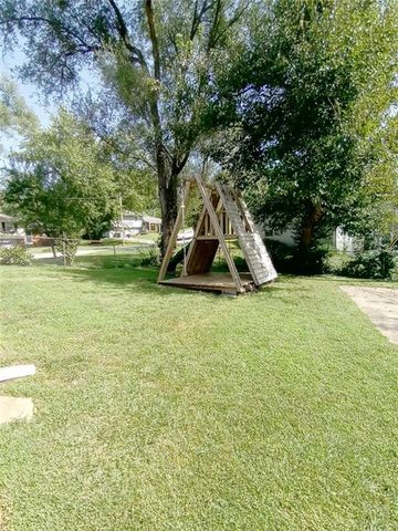 10704 BALES Avenue, Kansas City, MO 64137