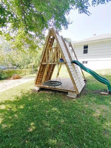 10704 BALES Avenue, Kansas City, MO 64137